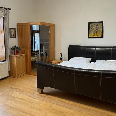 Apartmanove Pod Dubom Polny Kesov