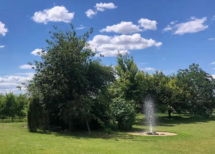 Apartmanove Pod Dubom Polny Kesov